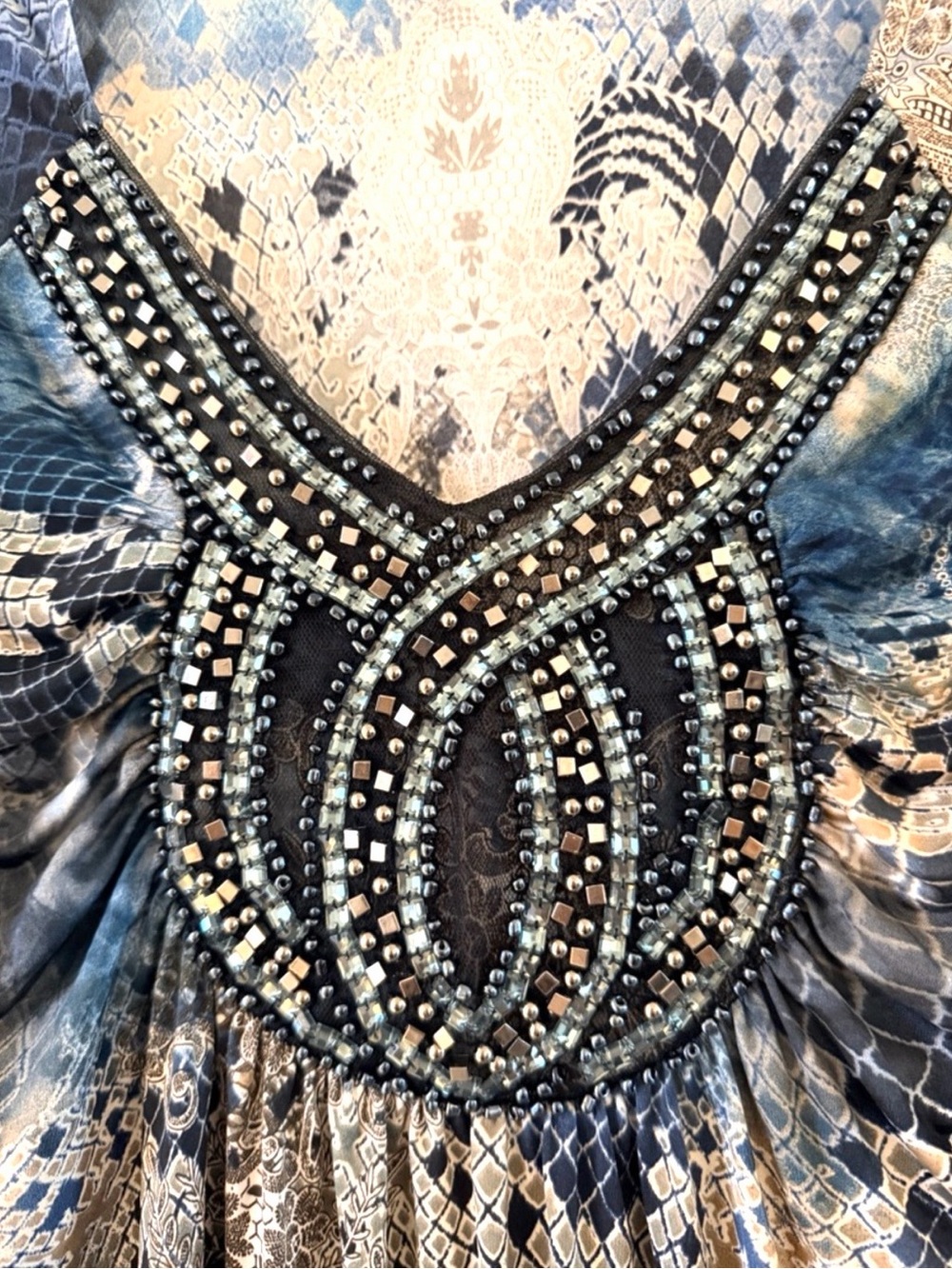 VENUS Embellished Mixed Print Blue and Cream Beaded V-Neck Blouse Size L - Picture 3 of 12